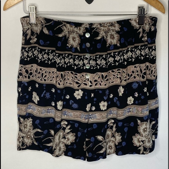 Vintage Studio Rayon Floral Shorts Sz Med - Picture 2 of 4